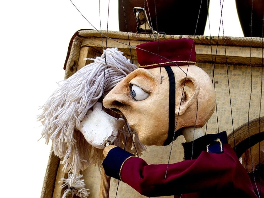 The Bellhop – Hilarilar Marionetas (Espagne)