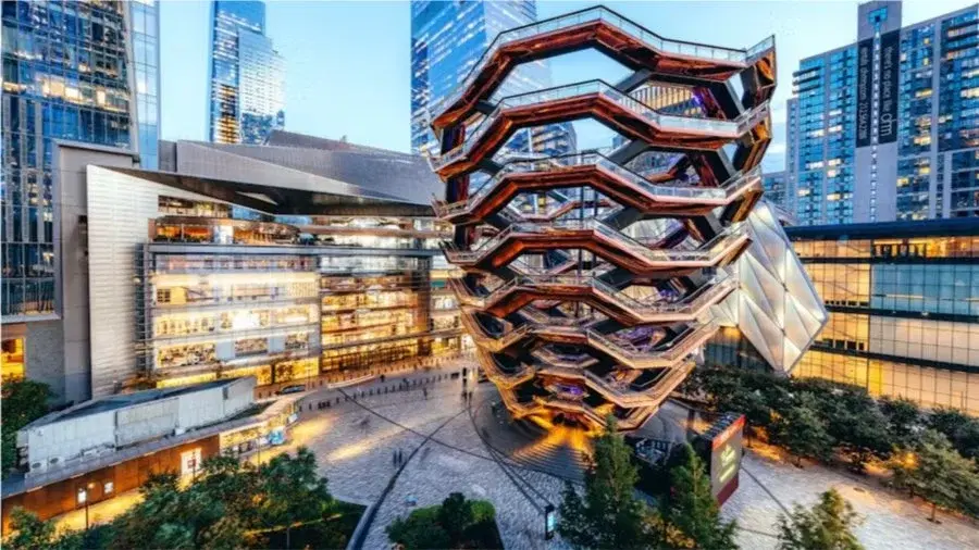 High Line & Hudson Yards Winter Walk (50 & Over Social Stroll)