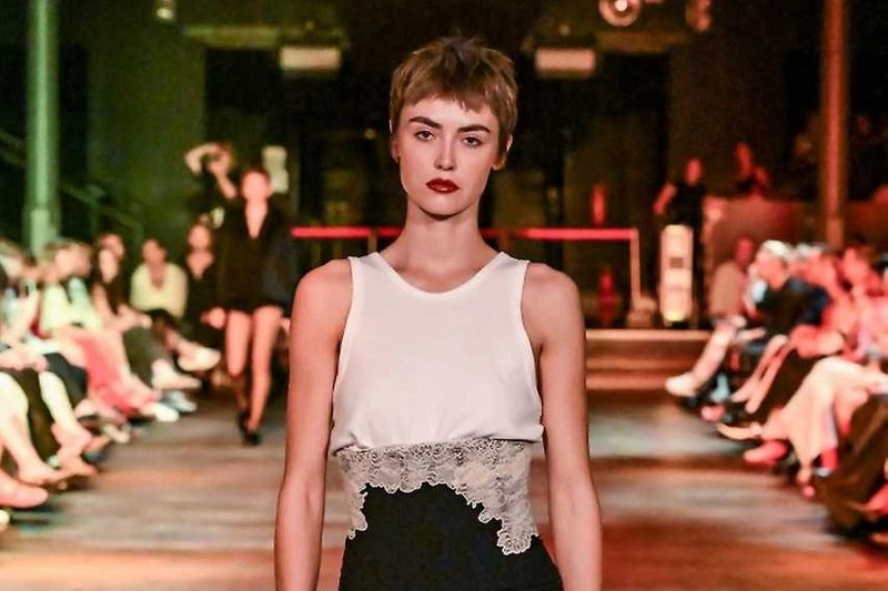 MBPFW x Harper’s Bazaar: Valérie Jurčíková + Alexandra Gnidiak + Hana Valtová