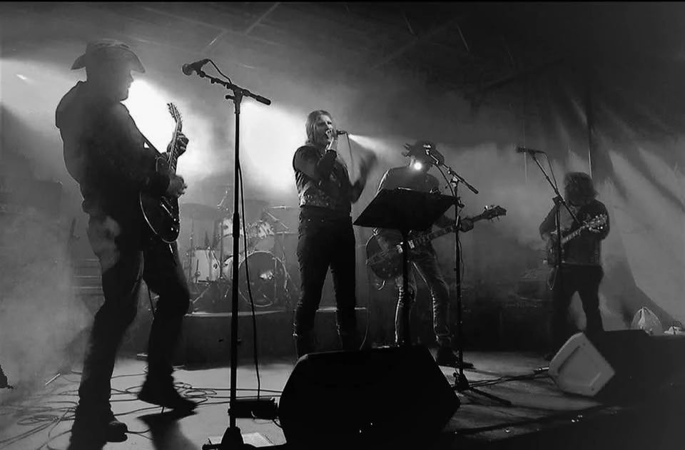 Badgers On Stage LIVE at Bull bar