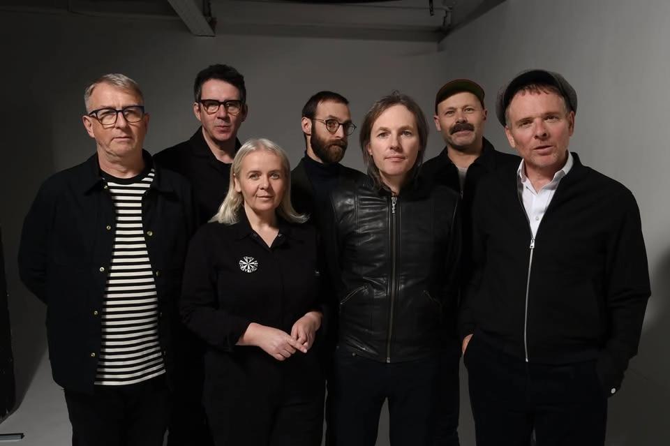 Belle & Sebastian: 30th Anniversary Tour, Performing "Tigermilk"
