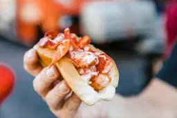 Cousins Maine Lobster Food Truck at Kortendick’s Ace Hardware – Racine