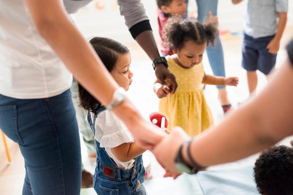 Free Family Play Mornings 🌍