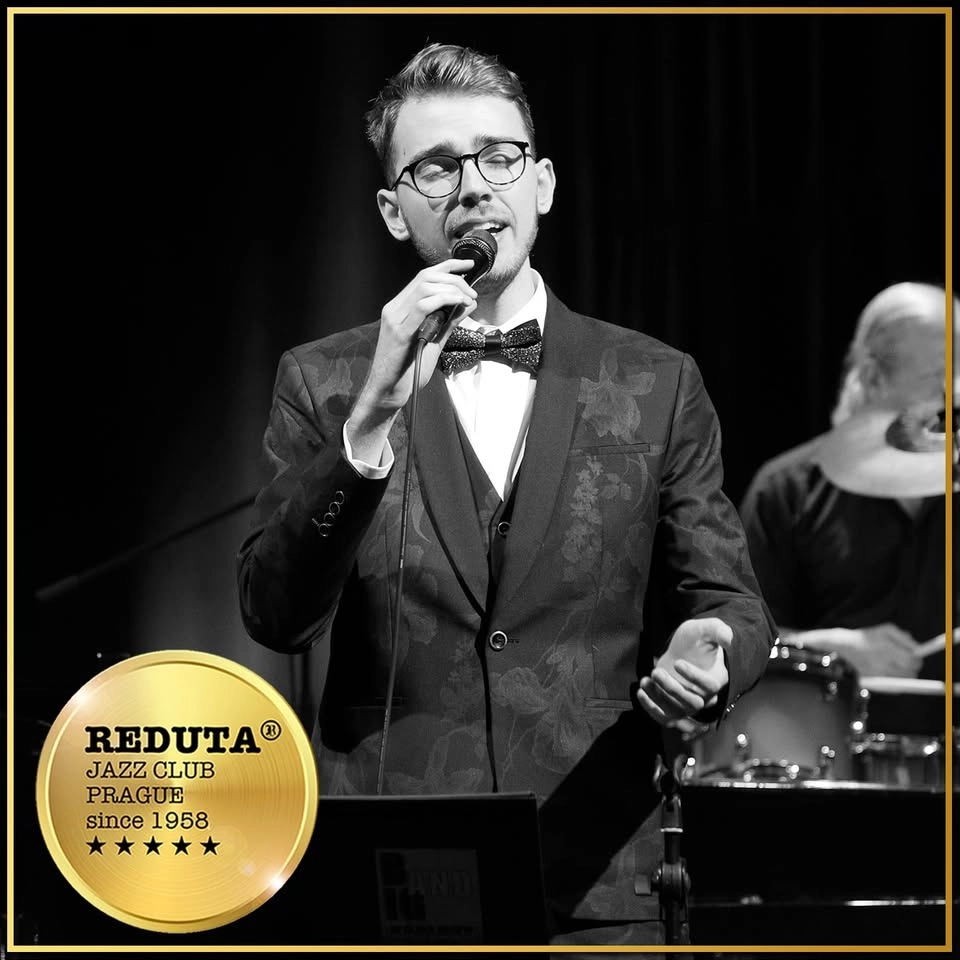 TWO VOICES & JAZZ BAND: ROMANTIC NIGHT