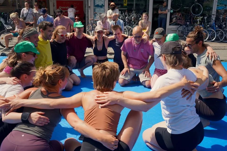 Når Kroppe Flyver - Akroyoga Performance – Oplev & Prøv