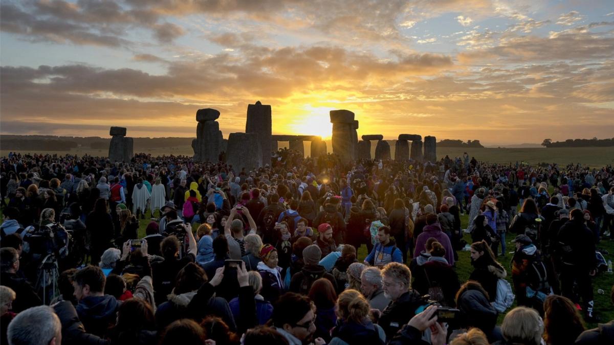 ☀️ Рассвет возле Стоунхенджа 🗿