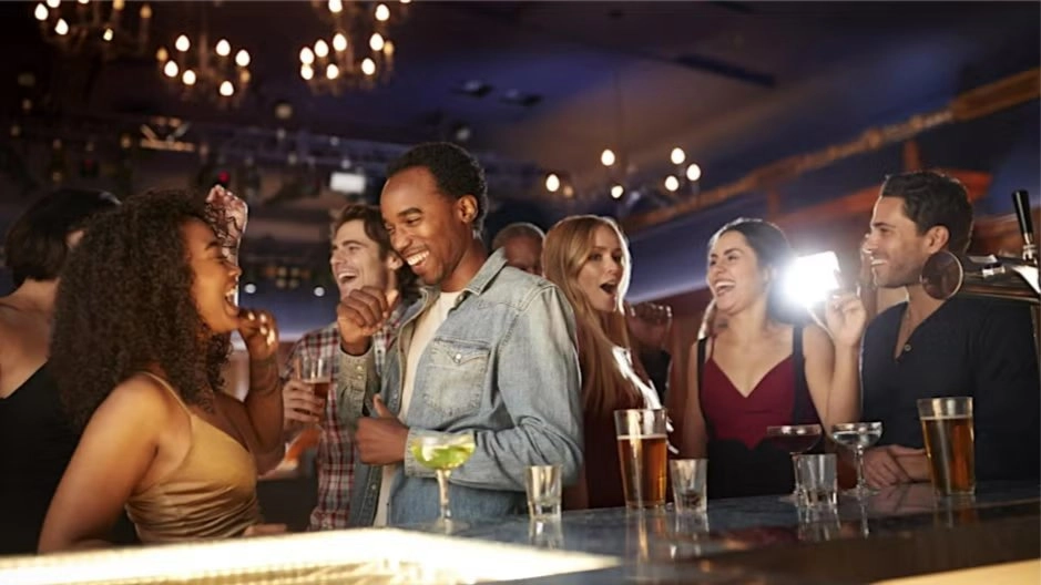 Penthouse Singles Mingle (Comp Cocktail + Live DJ)