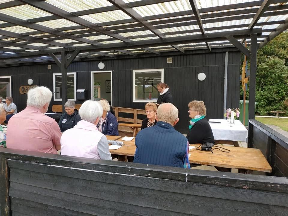 »Prædiken i prægtige naturomgivelser« | Frokostgudstjeneste med smørrebrød