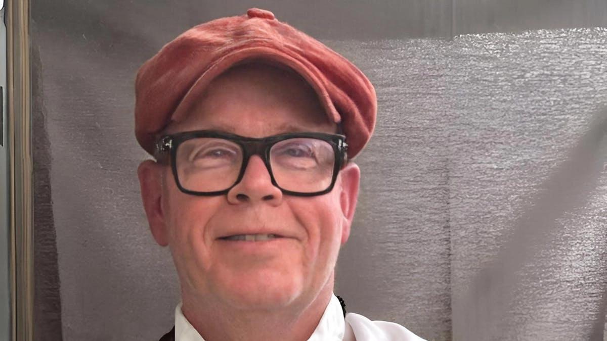 Midt i livet – og lidt ude af os selv - Claus Holm