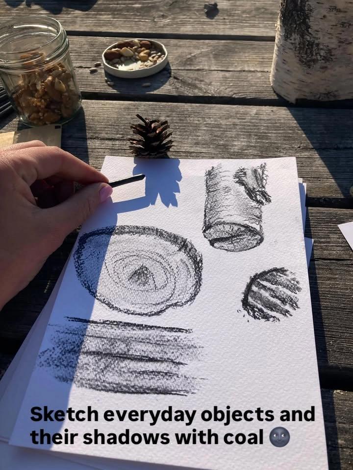 Teckna med träkol utomhus/Sketch with charcoal outdoors