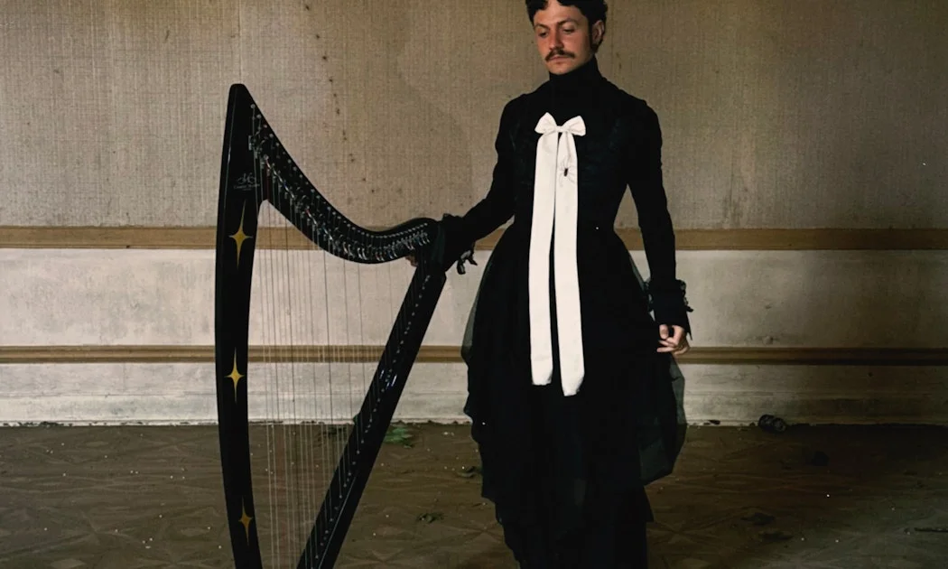 abysmo: Ange Halliwell (live) + Tarara! (live)