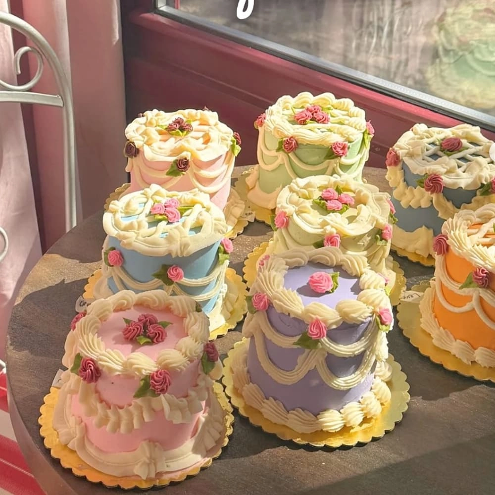 Vintage Cake Decor: A Lambeth Workshop with Saint Street Cakes
