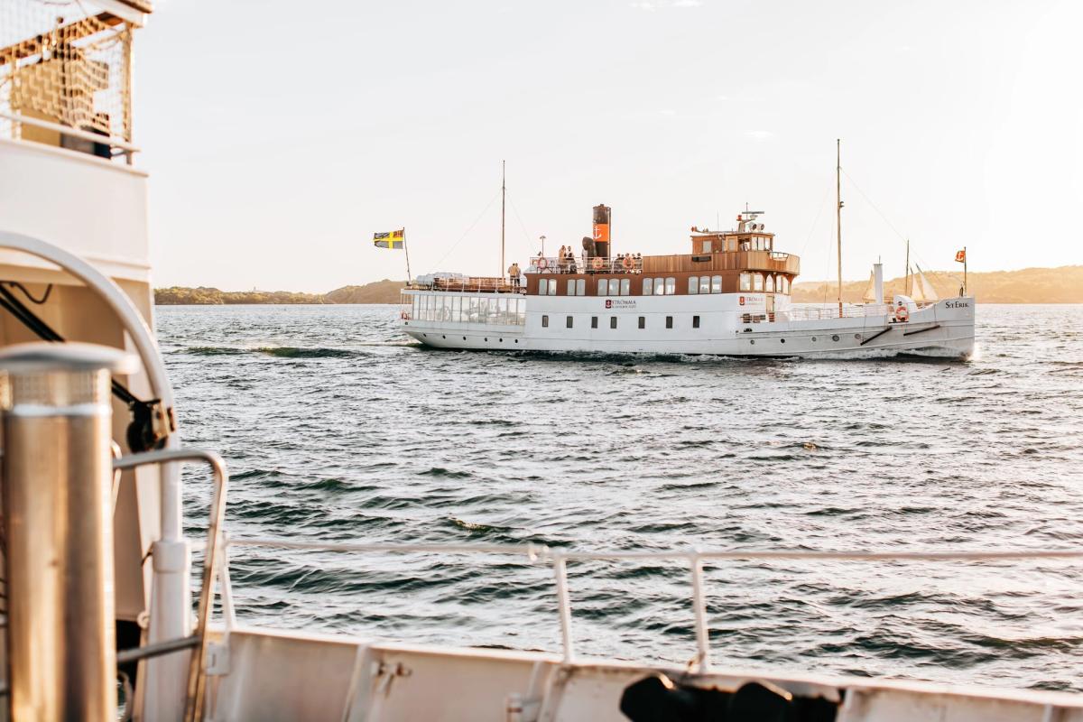 Räk- och laxkryssning med trubadur