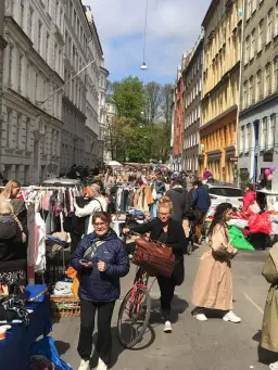 Forårsloppemarked i Elmegadekvarteret