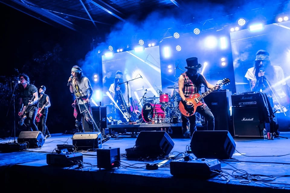 đ„GUNS N' ROSES Tribute Show by Dust N' Bonesđ„Vagon Club, Prague (CZ)