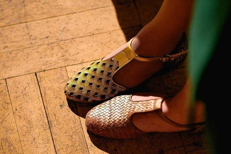 Stará paní tančí swing s DJs