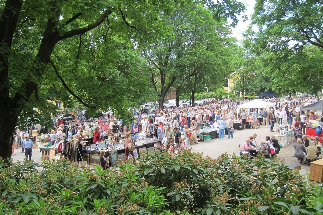 Vestkanttorvet bric-a-brac/antiques market
