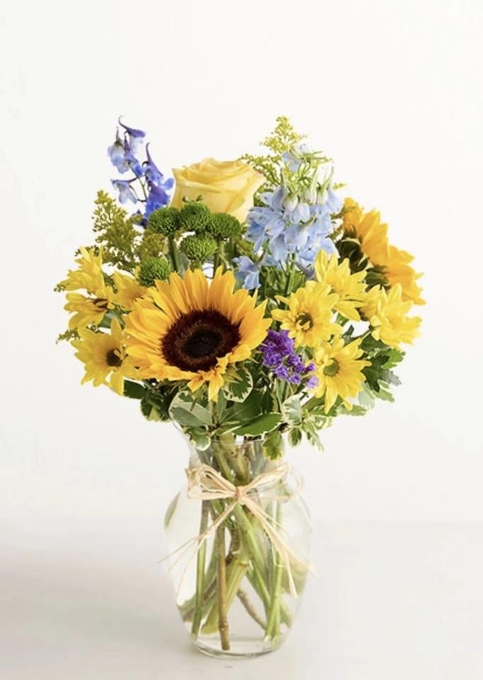 Sunflower arrangement class