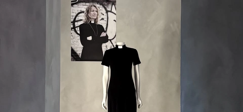 Inbjudan till invigning av nya butiken och Casual Priest Shop-in-shop