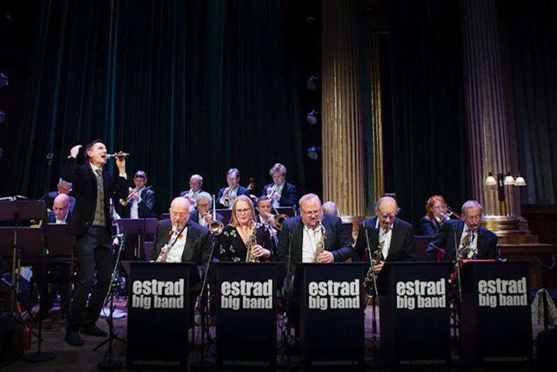 Storbandsjazz i helgsmål