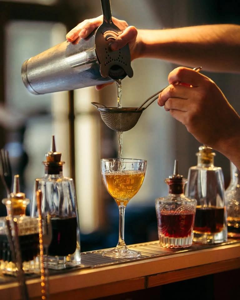 Cocktail Cruise – Rund dagen af med cocktails til søs 🍸🚤🎶