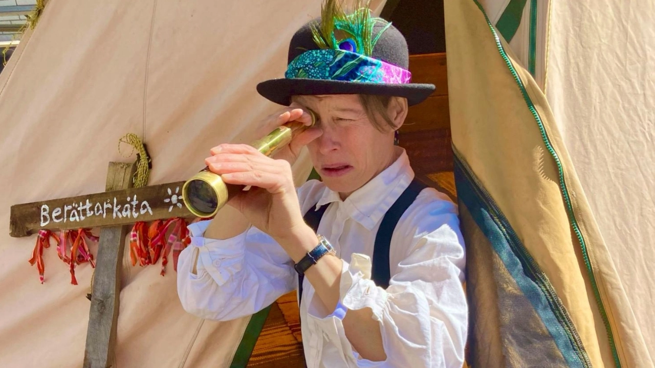 Barnsöndag: Sagosökarna kl 14:00