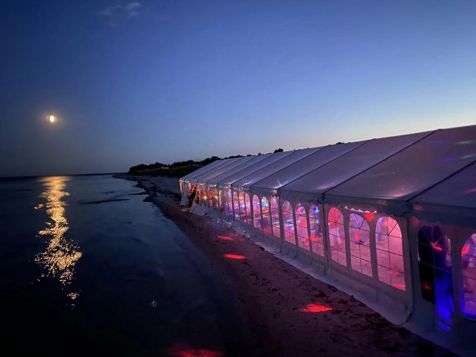 Strandfest 2026 i år med trubadur