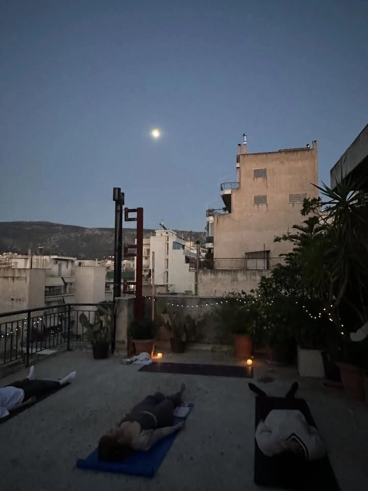 Rooftop yoga 🧘♀️✨