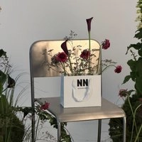 NeuroNest Flower Arrangement