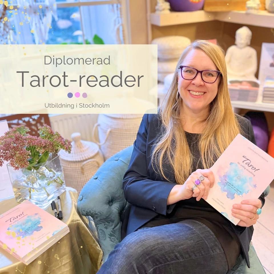 • Dipl. Tarot-reader • (Stockholm)