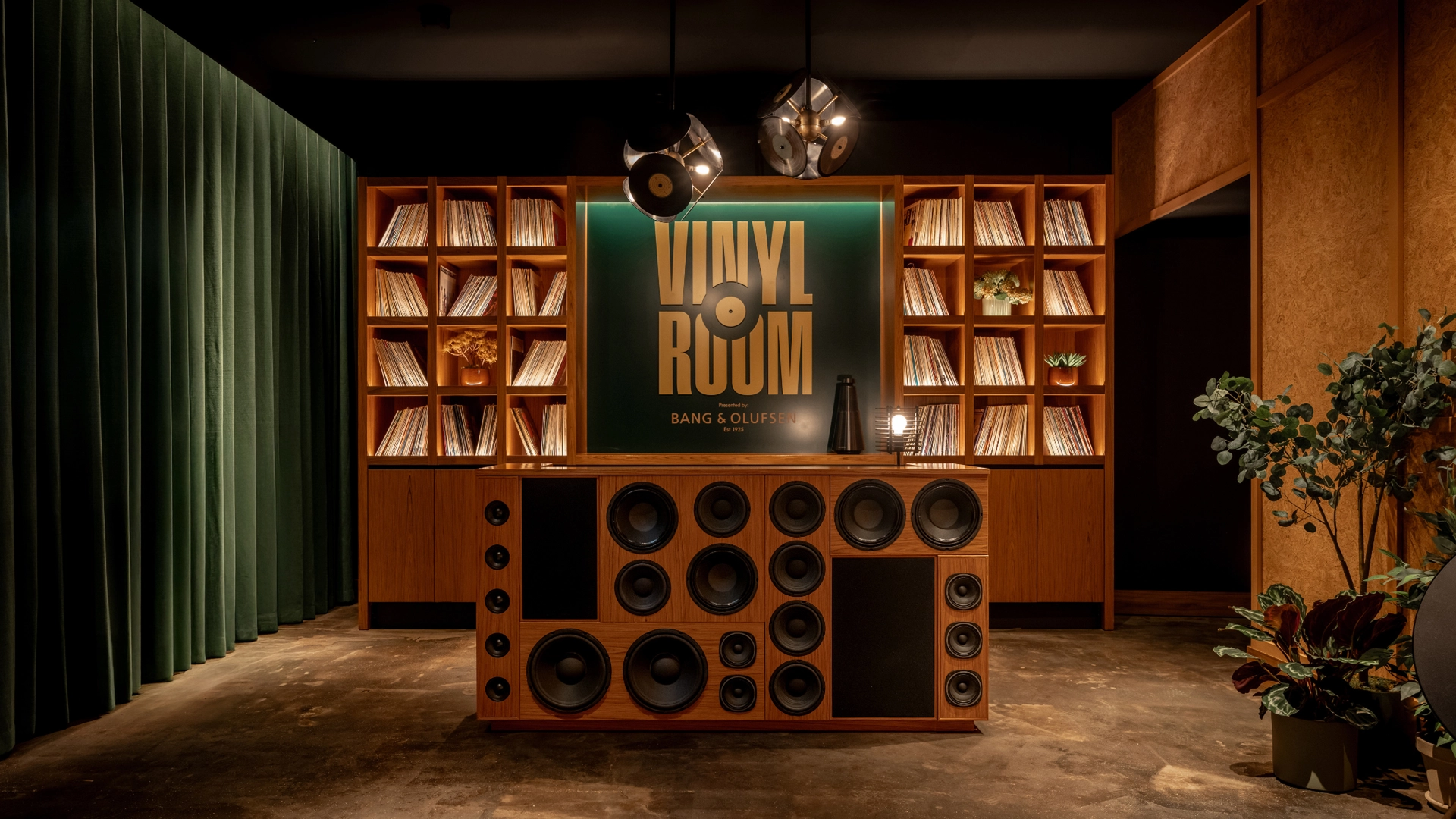 Vinyl Room Adgang – THE WALL, PART 5 (koncertbillet ikke inkl.)