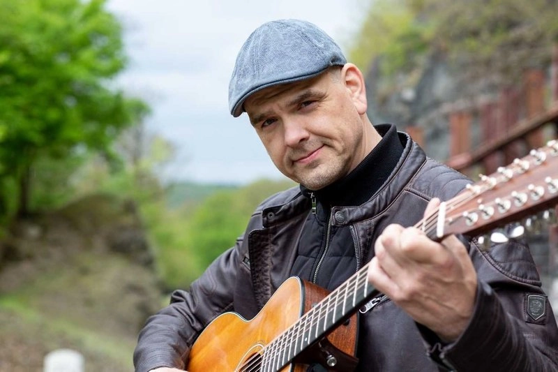 Vojta Nedvěd & Fashion Strings