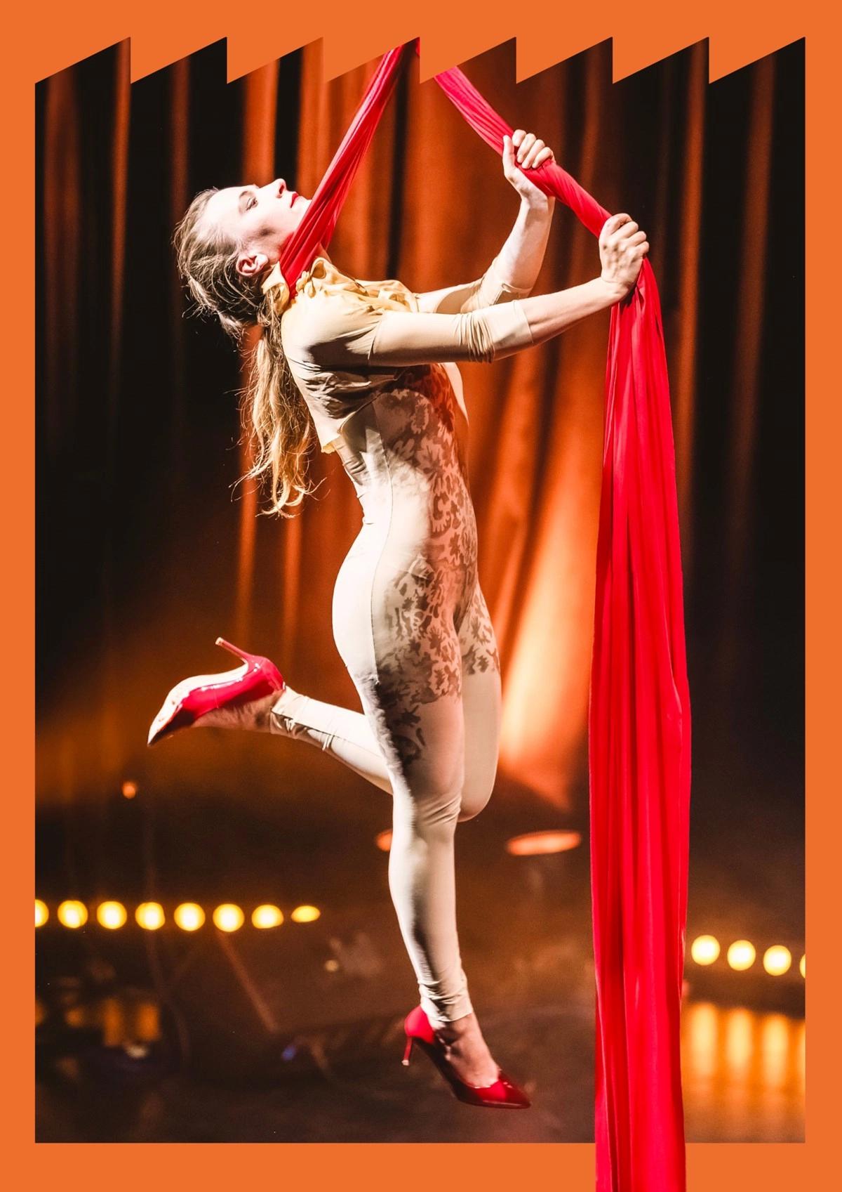 obnaŽENA – Ivy Kolcun