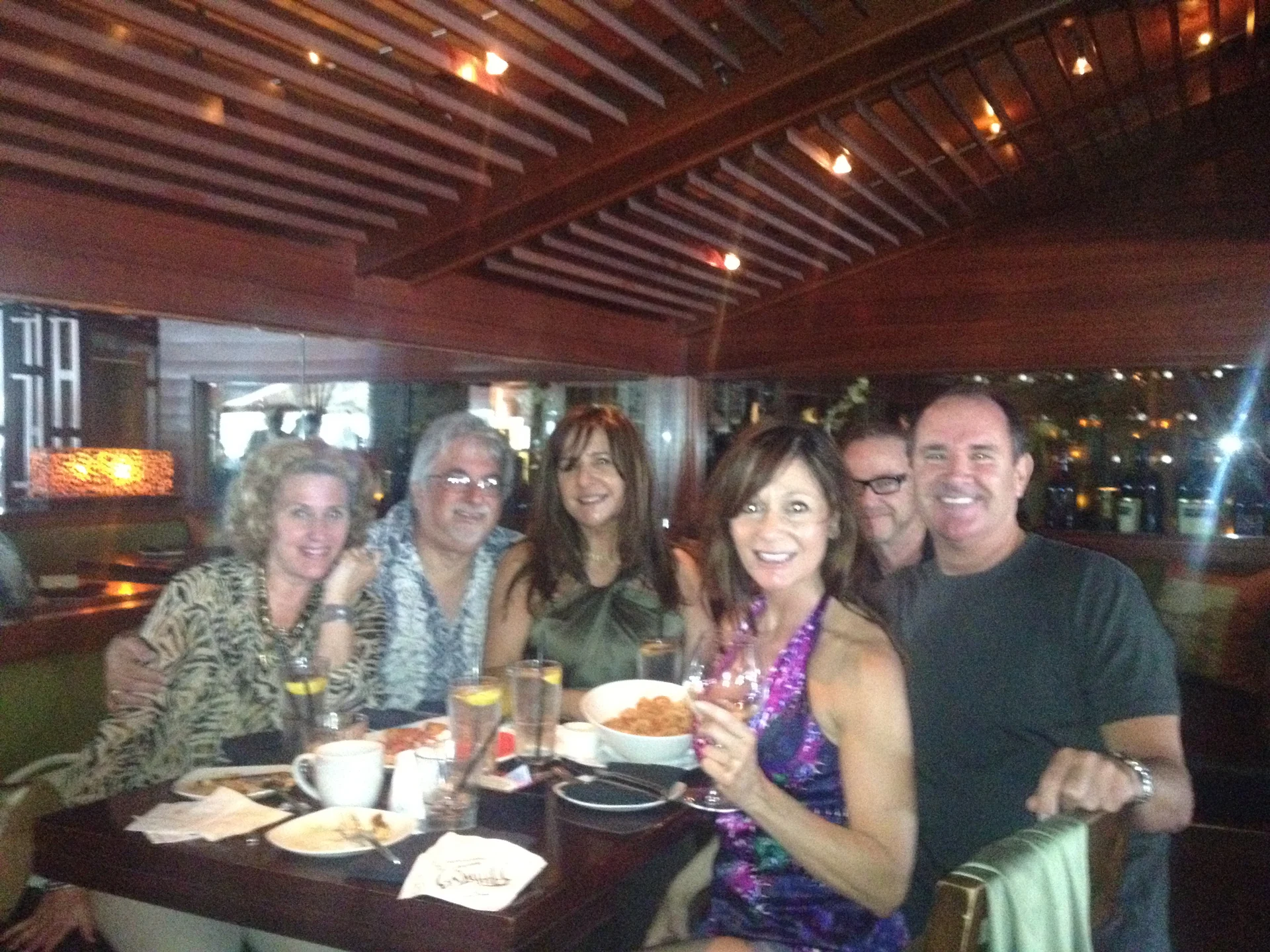 FuN! And elegant outdoor dining