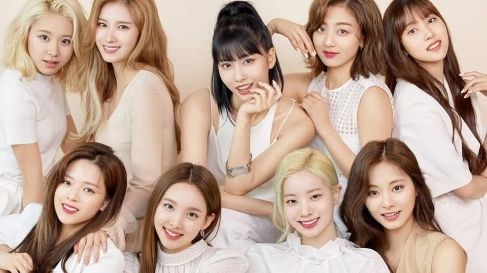 TWICE Paris