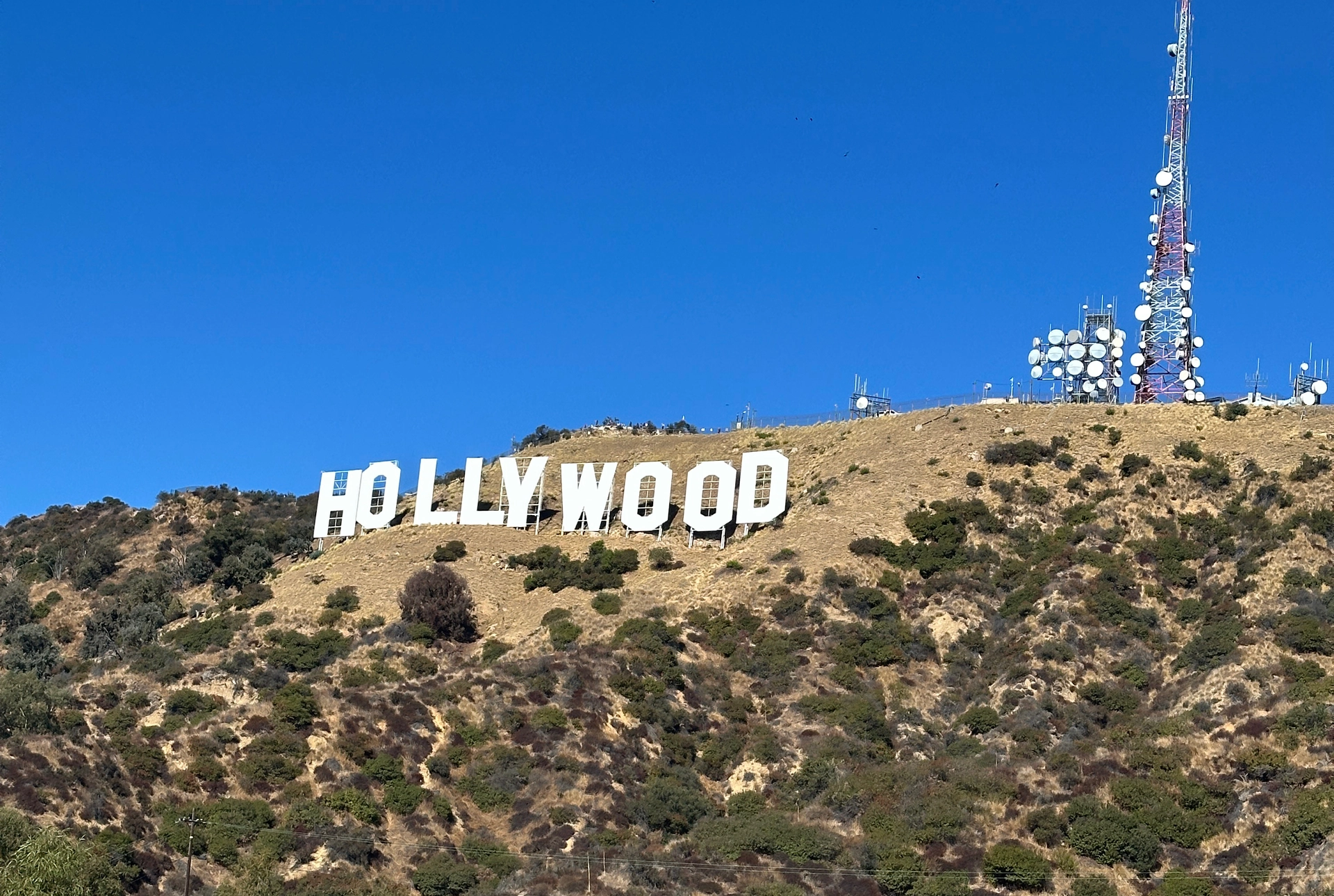 Perfect Weather Hike! ☀️ 🙋🏼♂️🙋🏻♀️ 🙋🏽♂️🥾 HOLLYWOOD SIGN Innsdale Trail