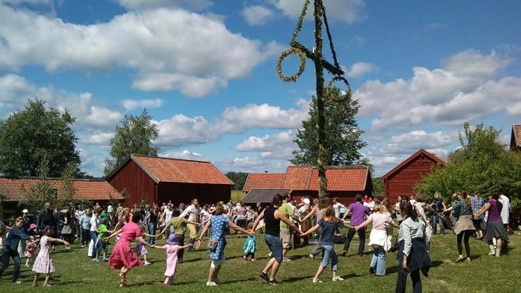 Midsommarfirande på Disagården