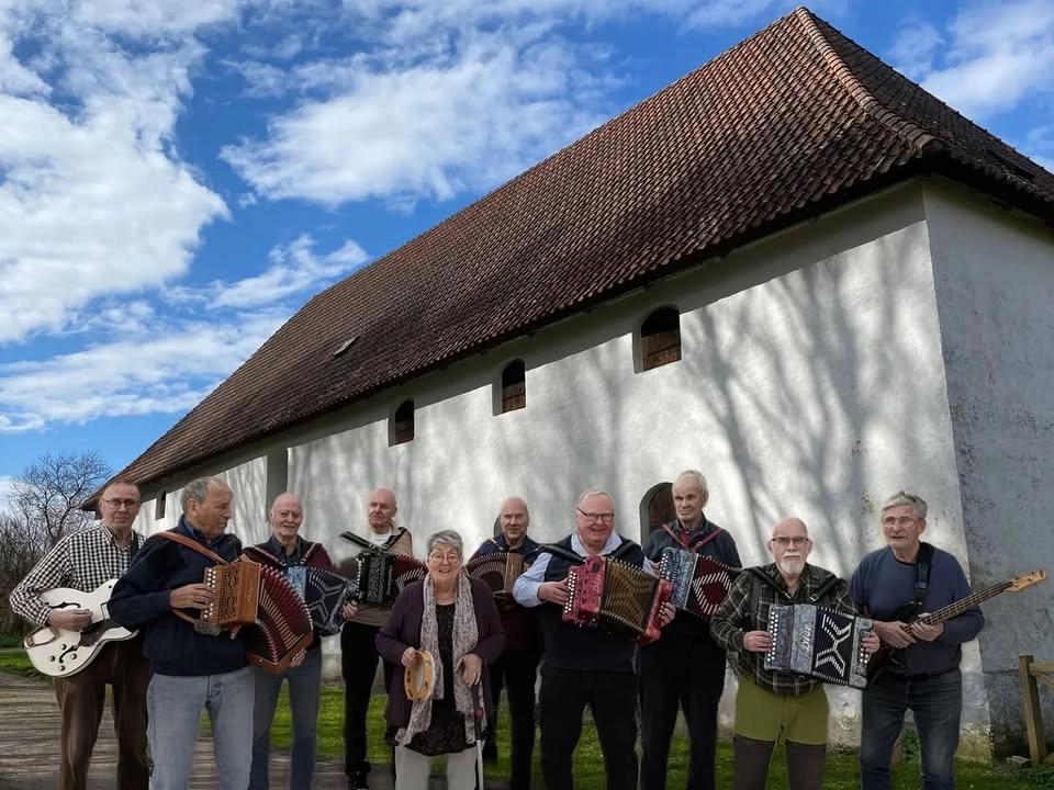 Folkfest i Alunbruket i Andrarum!