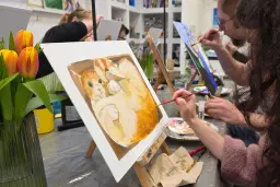 Akrylové malování se zlatými akcenty