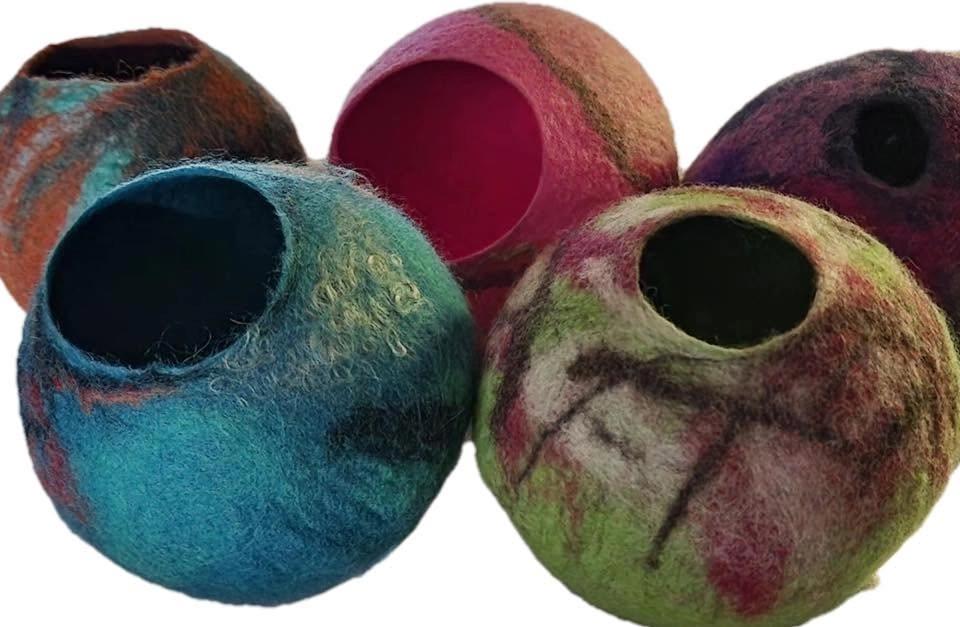 Let's felt a sweet little vessel art class
