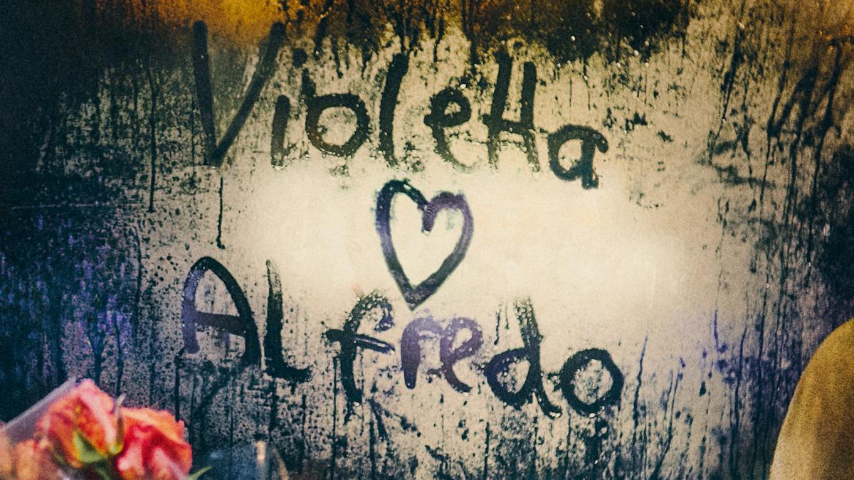 Violetta tar bussen 16:00 Bodensia