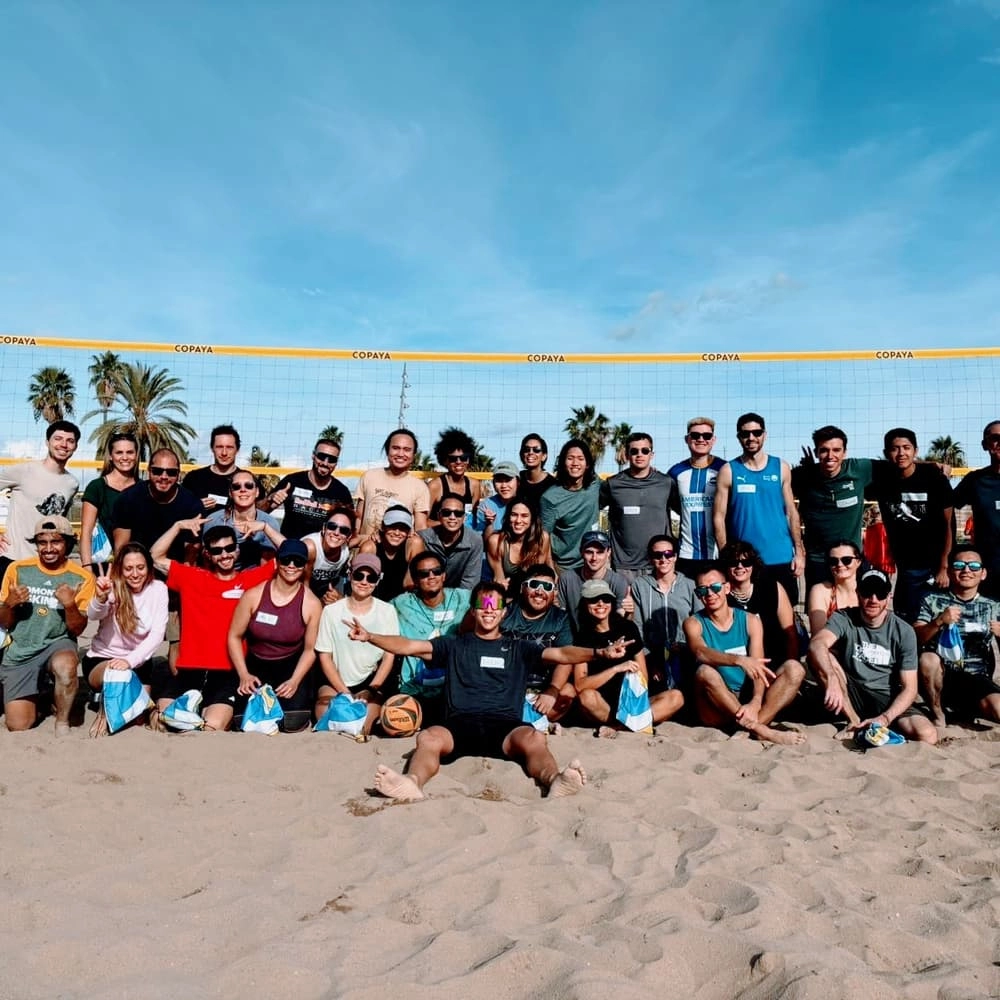 SEA, NETS, AND SUN ✧ Beach Volley with BCN Entrepreneurs & Professionals, Beginner-Friendly!