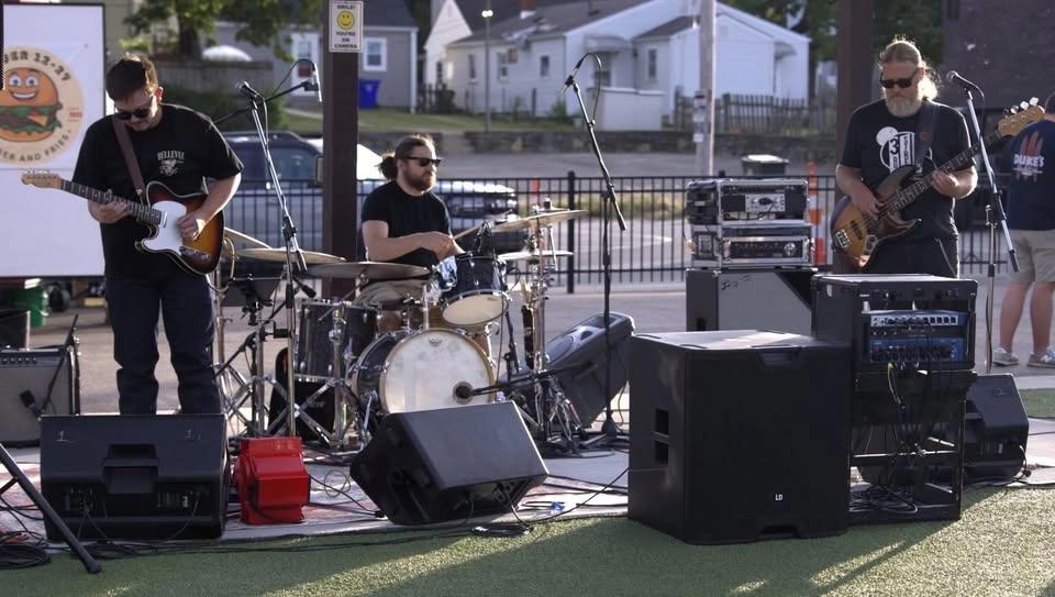Mason Johnson Trio @ The Crow's Nest