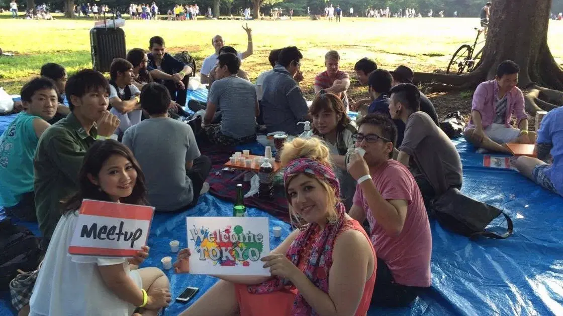 Free Snacks&Juice☘ Sunset Picnic Chill, Chat, and Play @Yoyogi Park 国際ピクニック 原宿