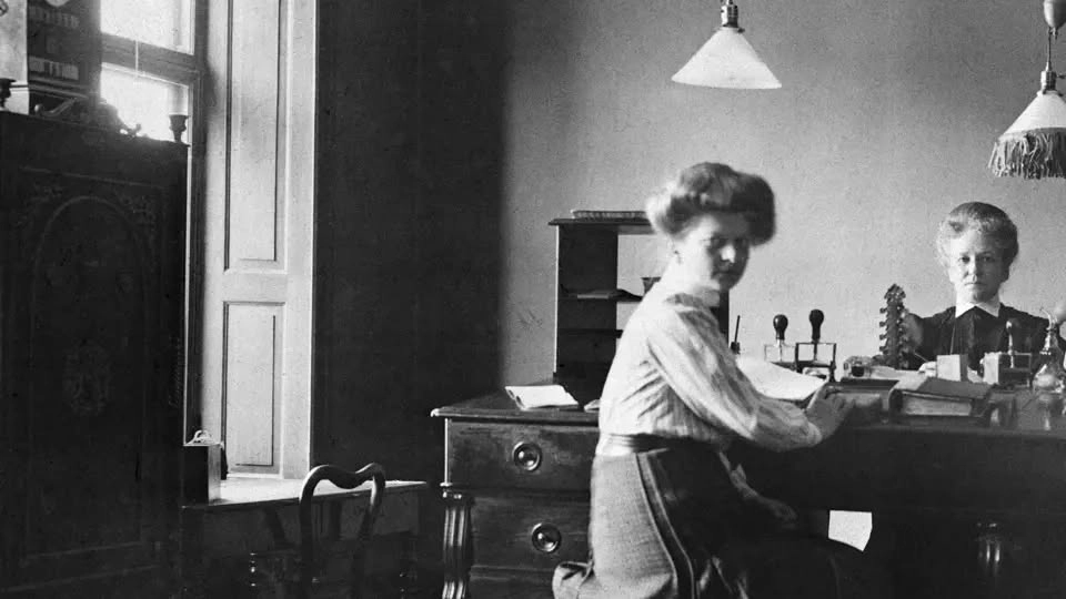 Nya Stockholm – sekelskiftets kvinnor