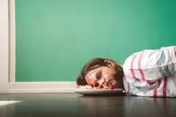 HÆNGEMULEN med band. (ticket/billet)