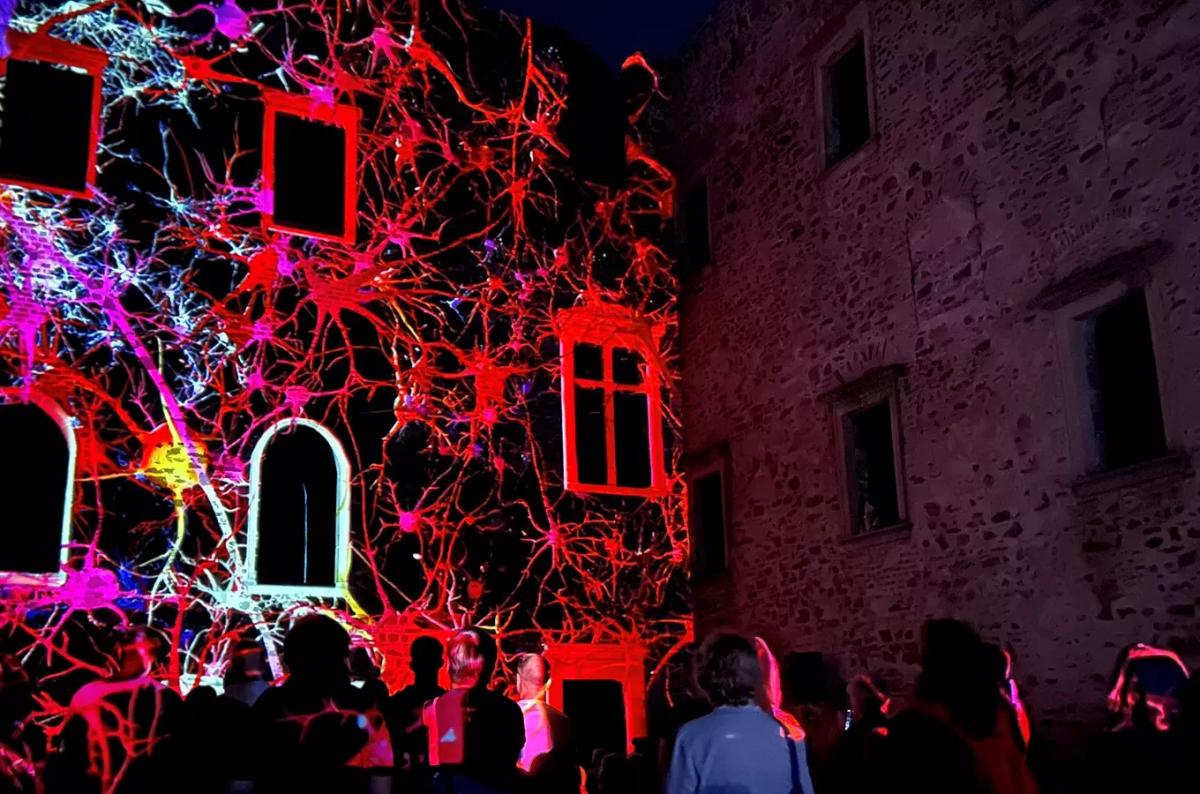 Hell Yes – festival světla, digitálního umění a elektronické hudby na Helfštýně 2026