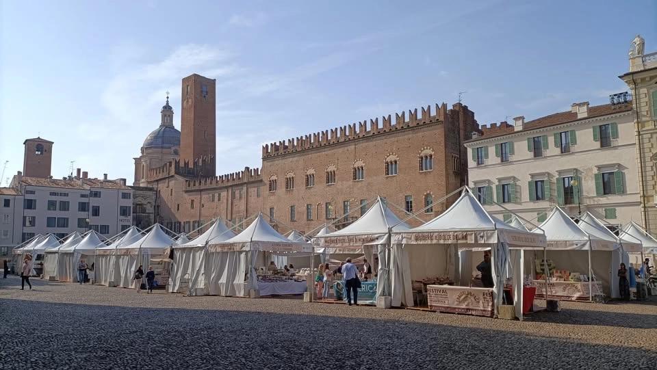 FESTA SBRISOLONA A MANTOVA E "INVENTARE LA NATURA. LEONARDO, ARCIMBOLDO, CARAVAGGIO" A PALAZZO TE