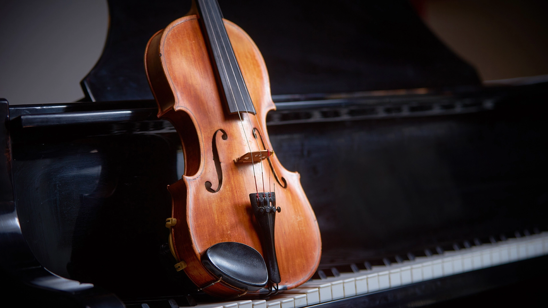 Pianos and Strings Beyond Borders