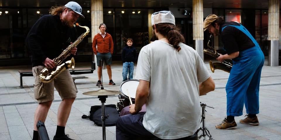 Oulon _ Kestetuka (Fin) Punk Jazz